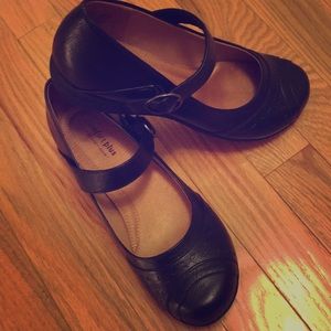 Comfort Plus Mary Jane flat shoes. USA size 7W.